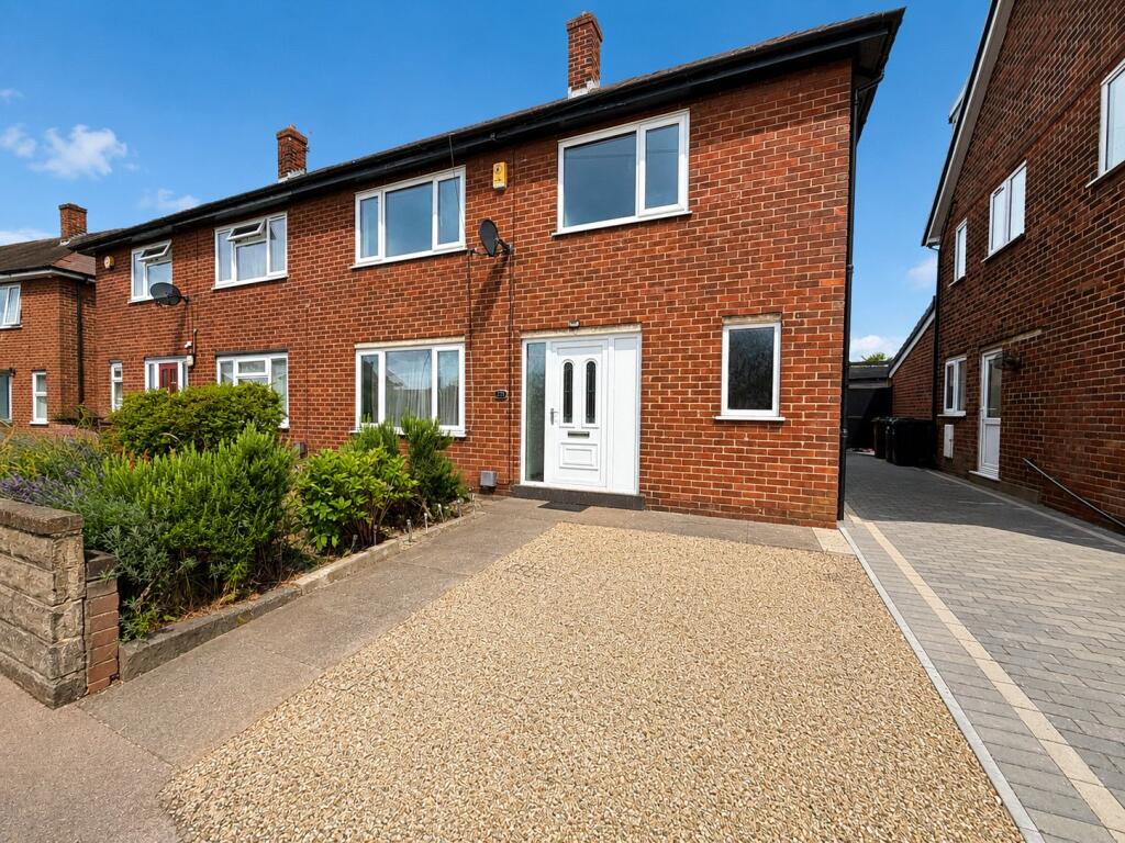 Main image of property: 130 Valley Ridge, Kippax, LS25