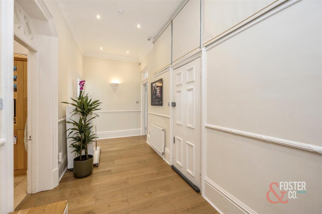 Apartment in Hove, Brunswick - More