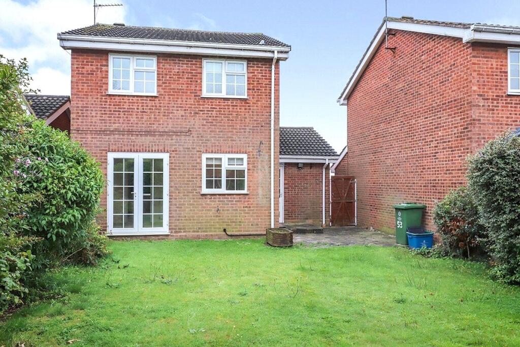 Richmond Drive, Perton, Wolverhampton, Staffordshire, WV6 photo 4