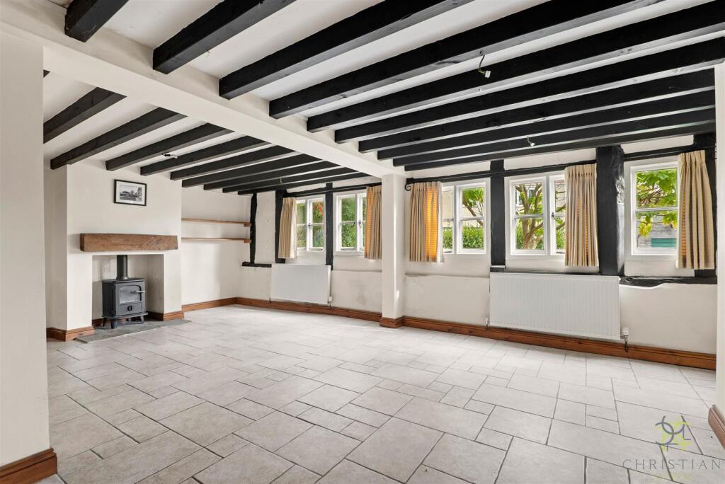 House in Worcester - View 3