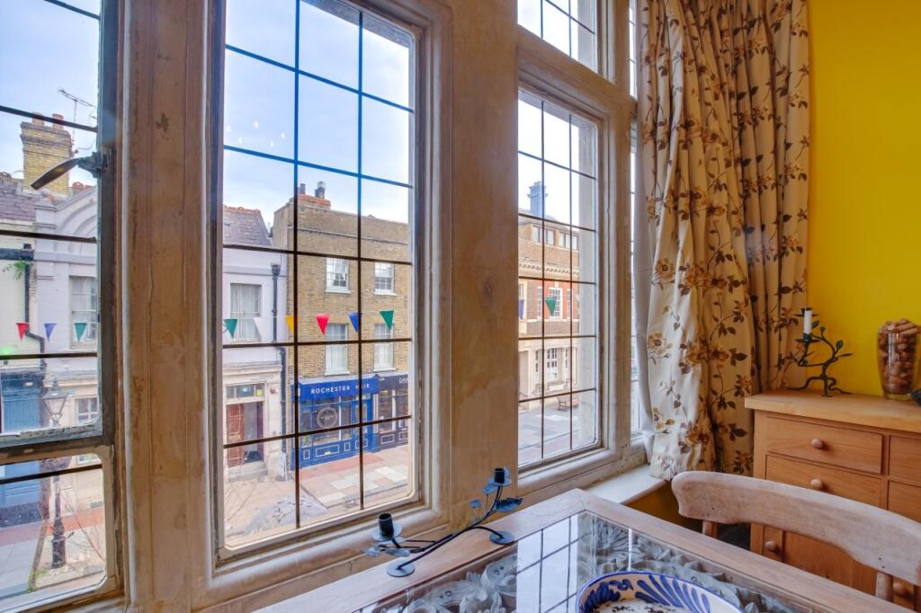 Apartment in Rochester, Troy Town - More
