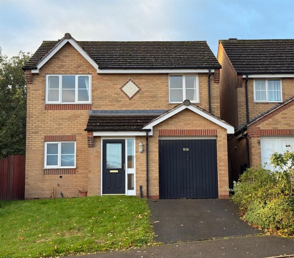 3-bed detached on Bracken Road, Shirebrook, Mansfield, £210,000