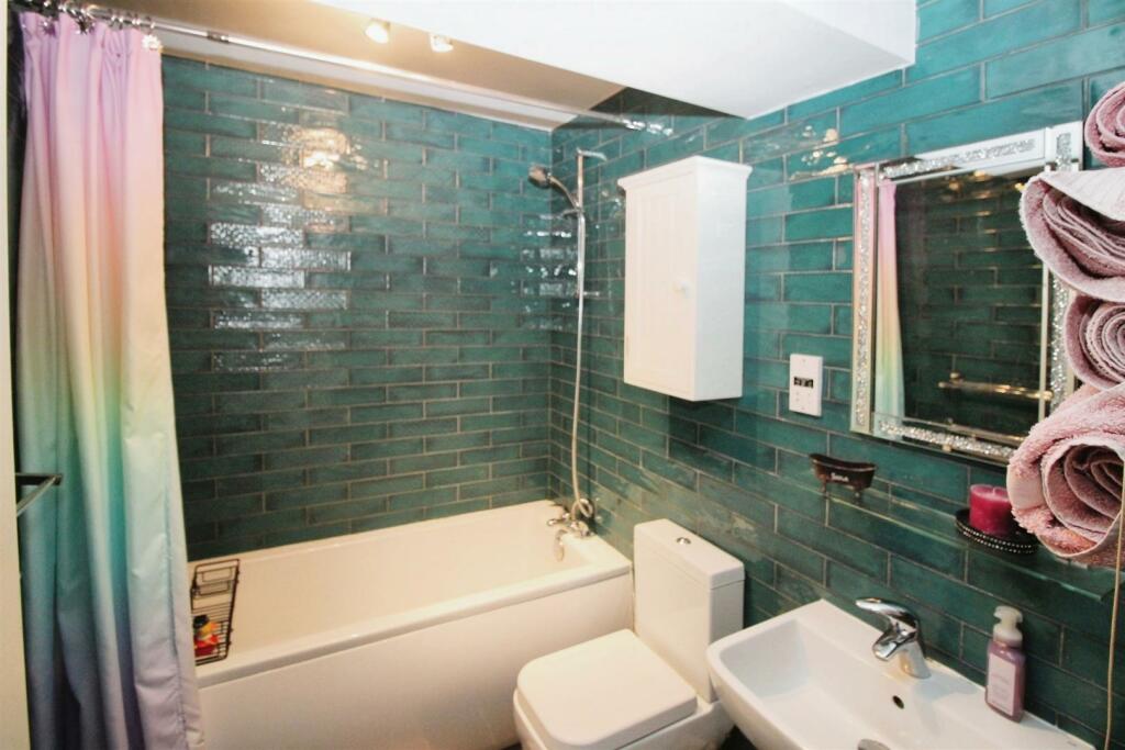 Additional image 15 of The Strone, Apperley Bridge, Bradford, BD10 0NZ