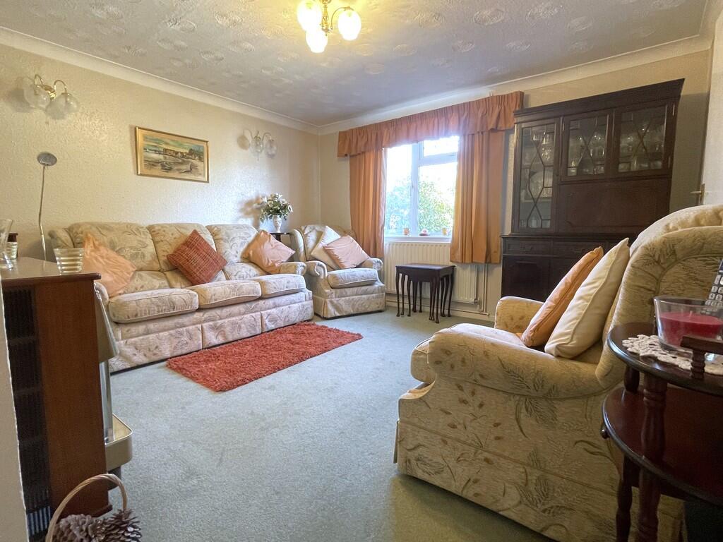Cedar Avenue, Tiptree photo 2