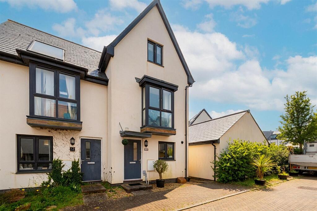 3-bed semi-detached on Hangar Lane, Plymouth, £310,000