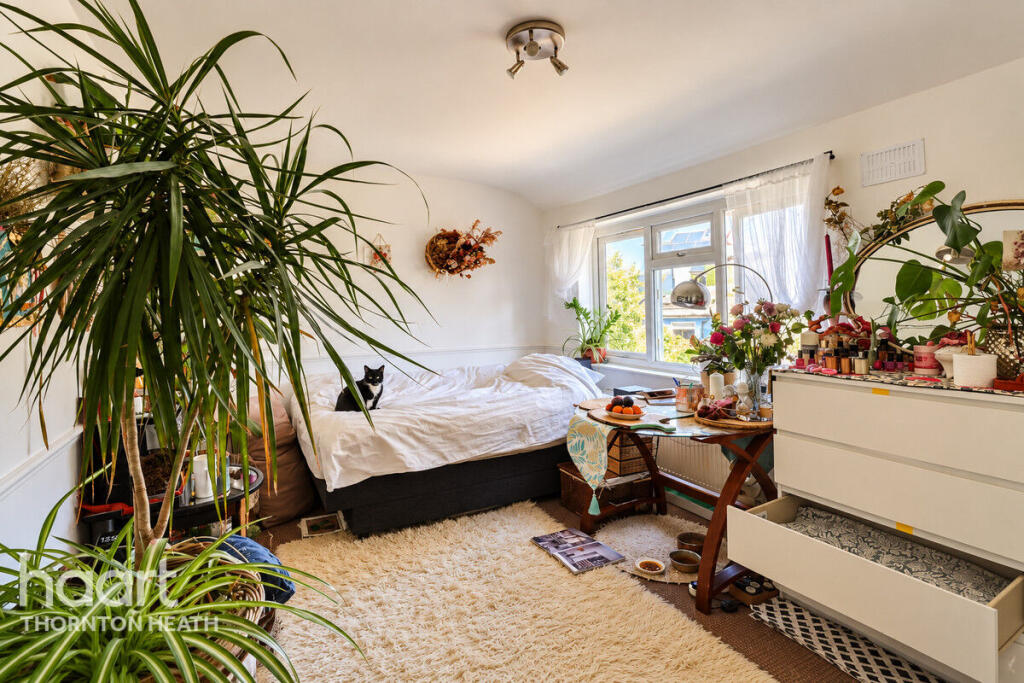 3-bed semi-detached on Camden Gardens, Thornton Heath, £475,000
