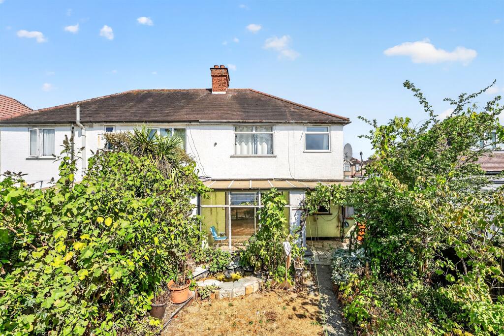 House in Sutton - View 2