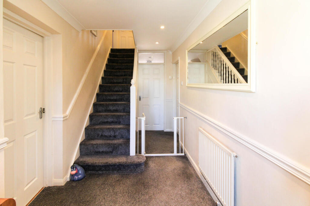 Brackendale Close, Hockley photo 4