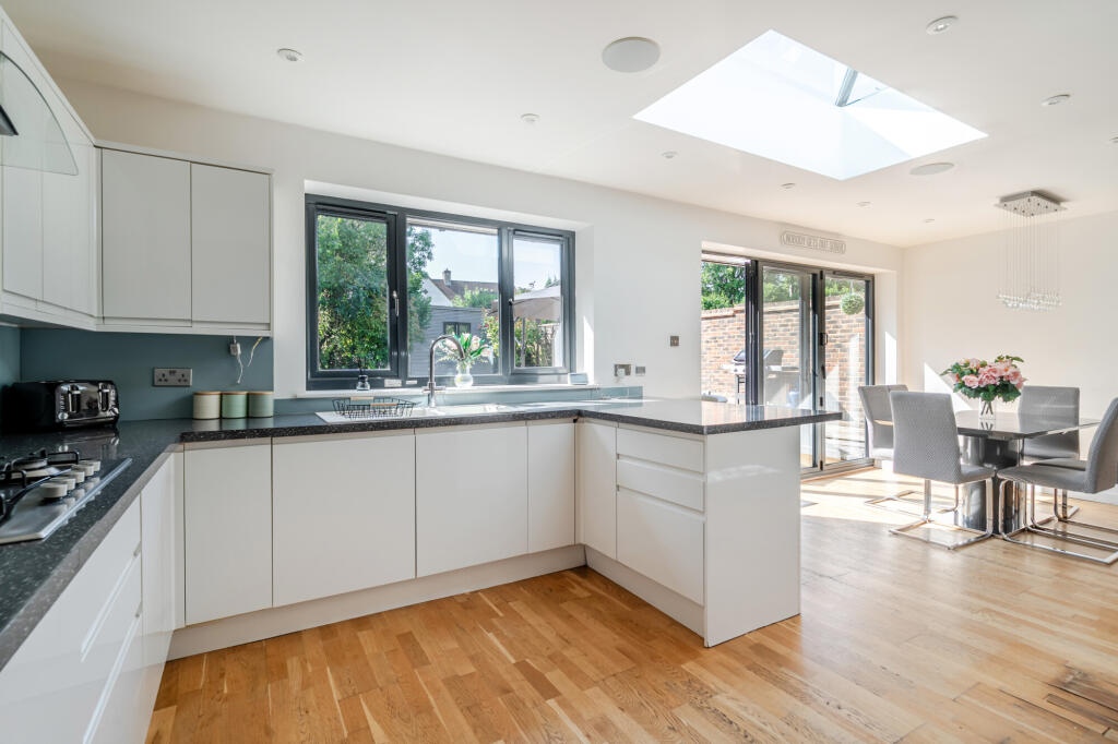 House in Reigate and Banstead, Banstead - More