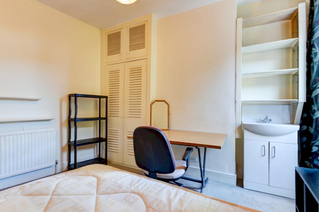 6 bedroom terraced house for rent