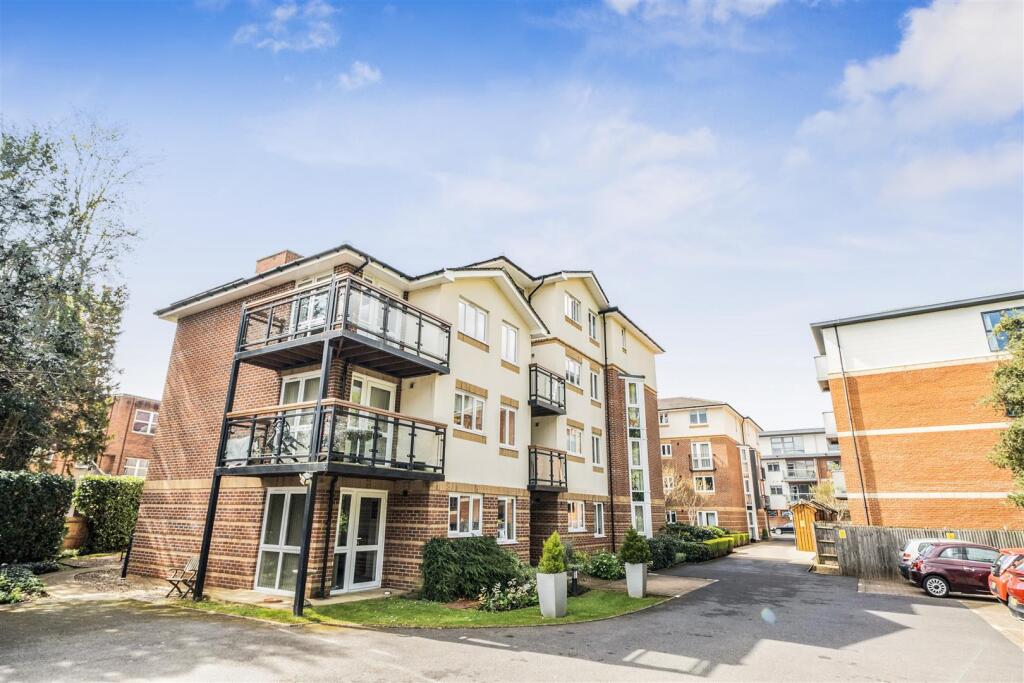 1-bed house on Middlemarch Lodge, Rickmansworth, Hertfordshire, £280,000