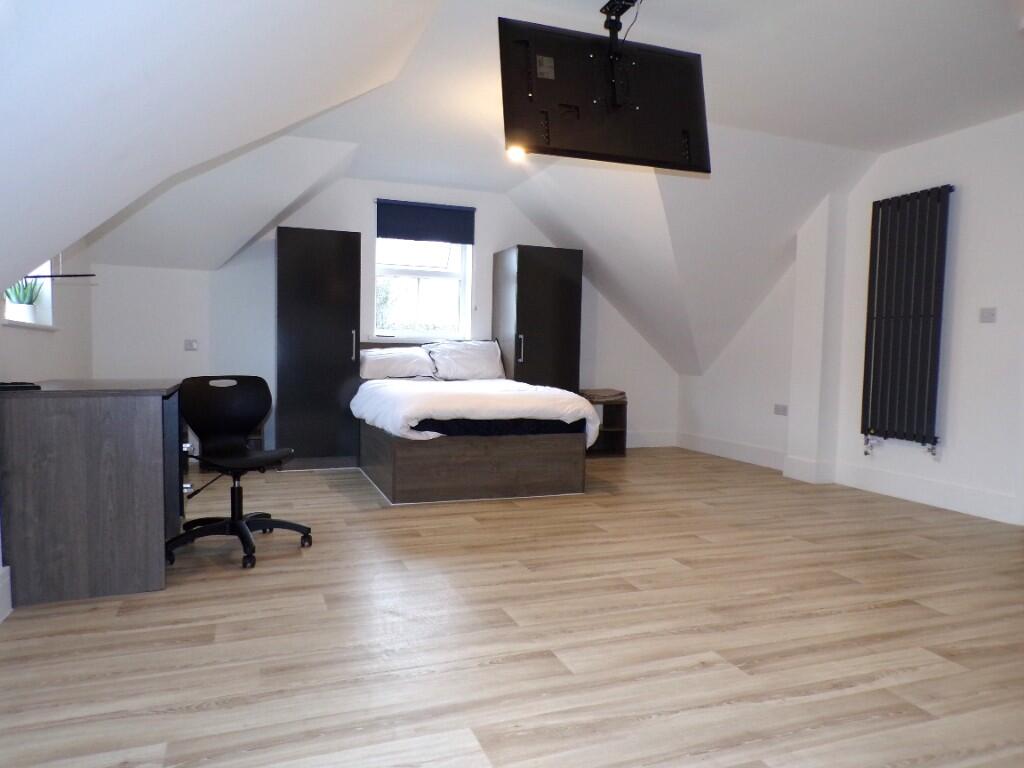 Main image of property: Charndon Close, Reading, Berkshire, RG2