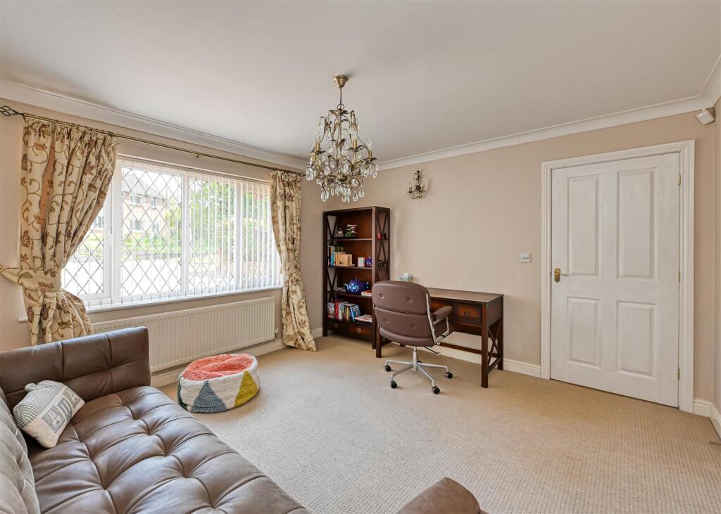 58 Buckingham Road, Penn, Wolverhampton, WV4 5TJ photo 4