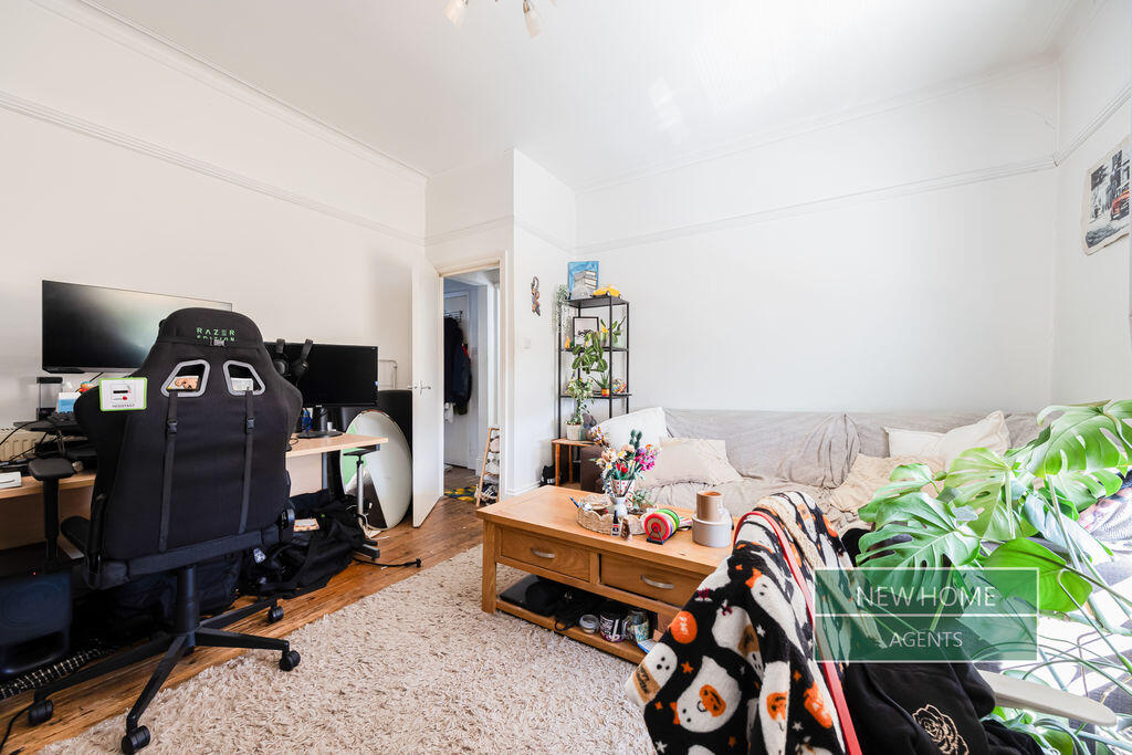 Apartment in Cheltenham, Ewens Farm, Fairview - More
