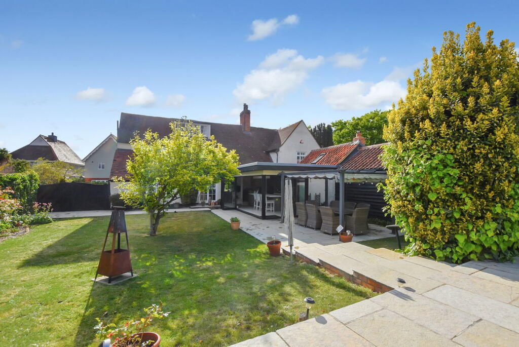 Stonehall, London Road, Little Clacton, Essex, CO16 9RB photo 4