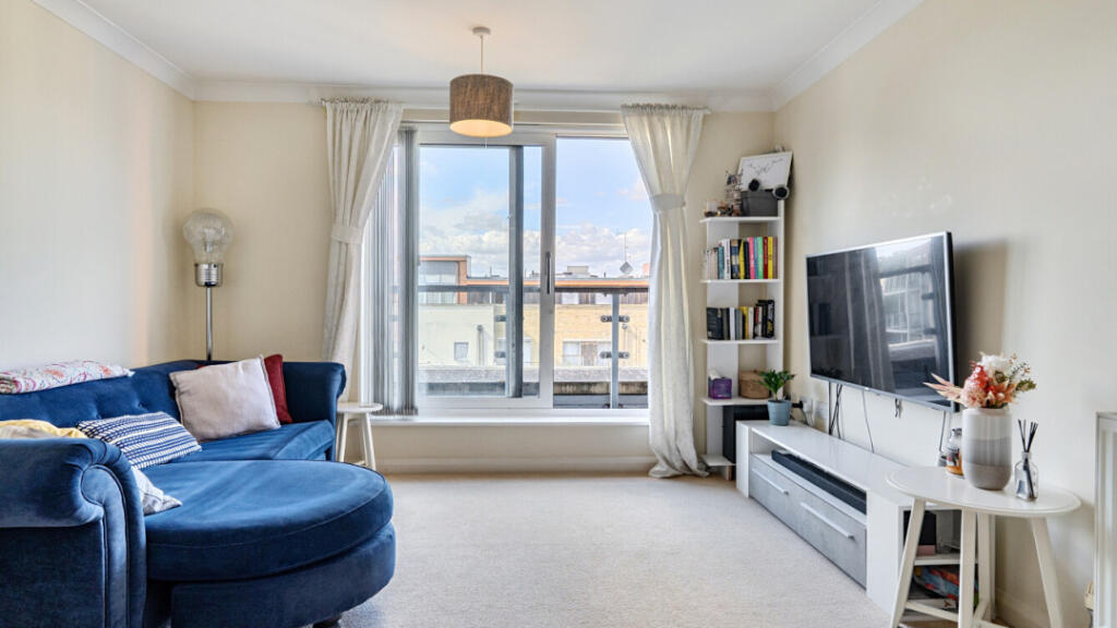Apartment in Twickenham - View 5