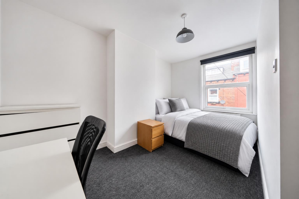 House in Leeds - View 4