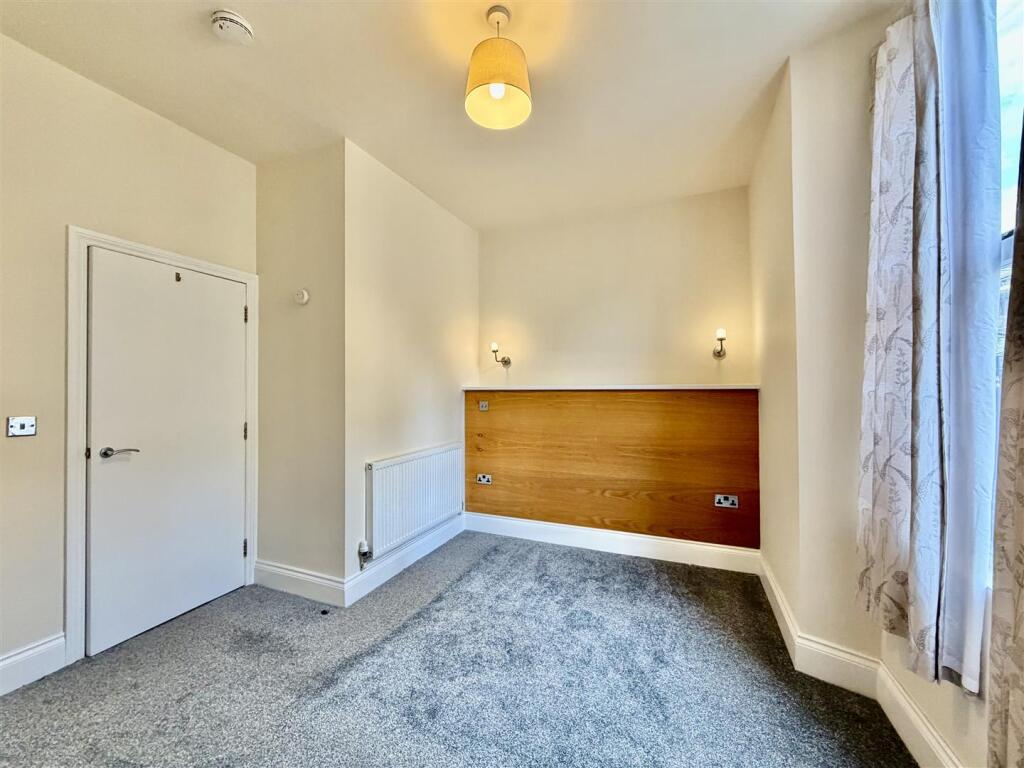 Apartment in Huddersfield - View 5