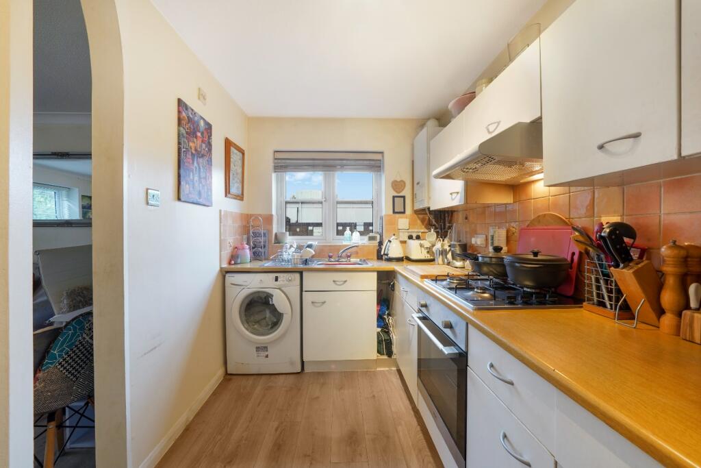 Apartment in Three Rivers, Moneyhill, Mill End - View 4