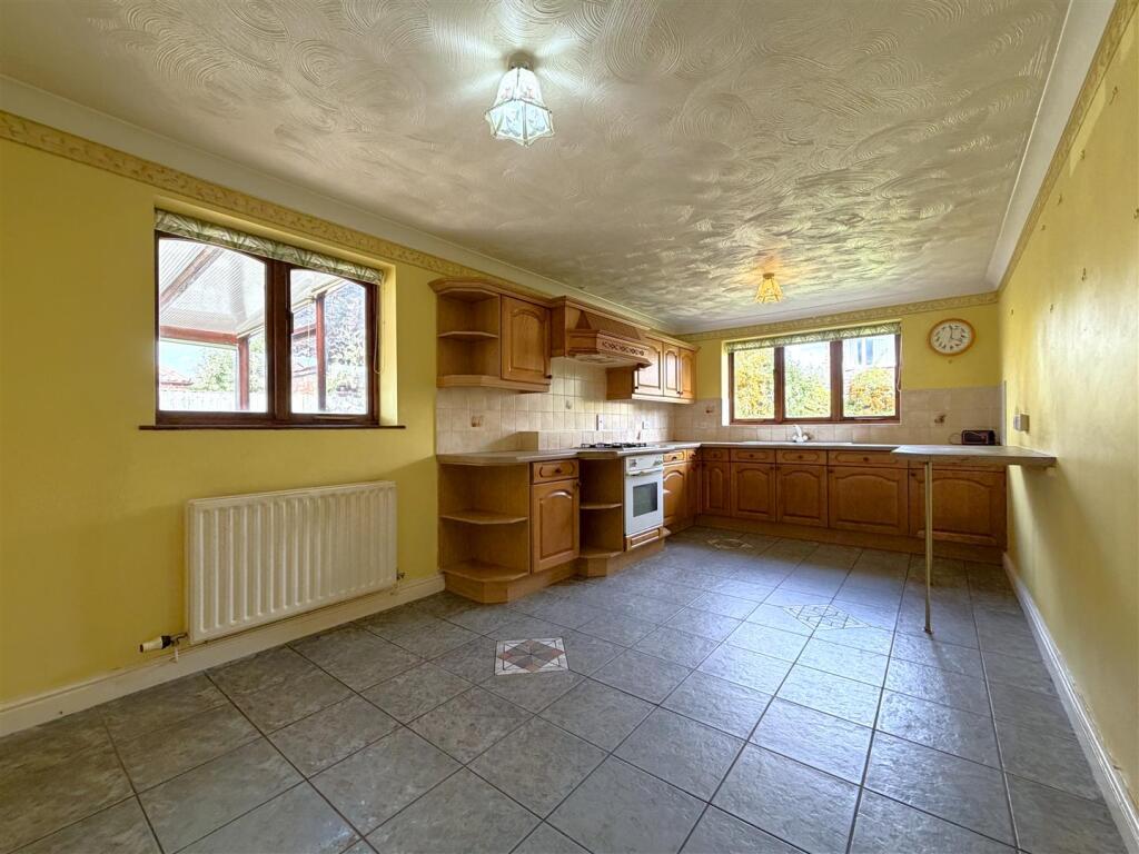 House in Newark and Sherwood, Newark - View 4