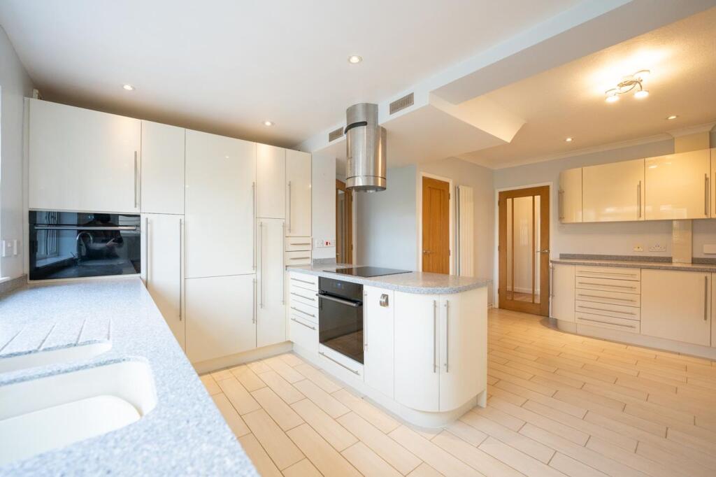 Northleigh Grove, Market Harborough, LE16 photo 4