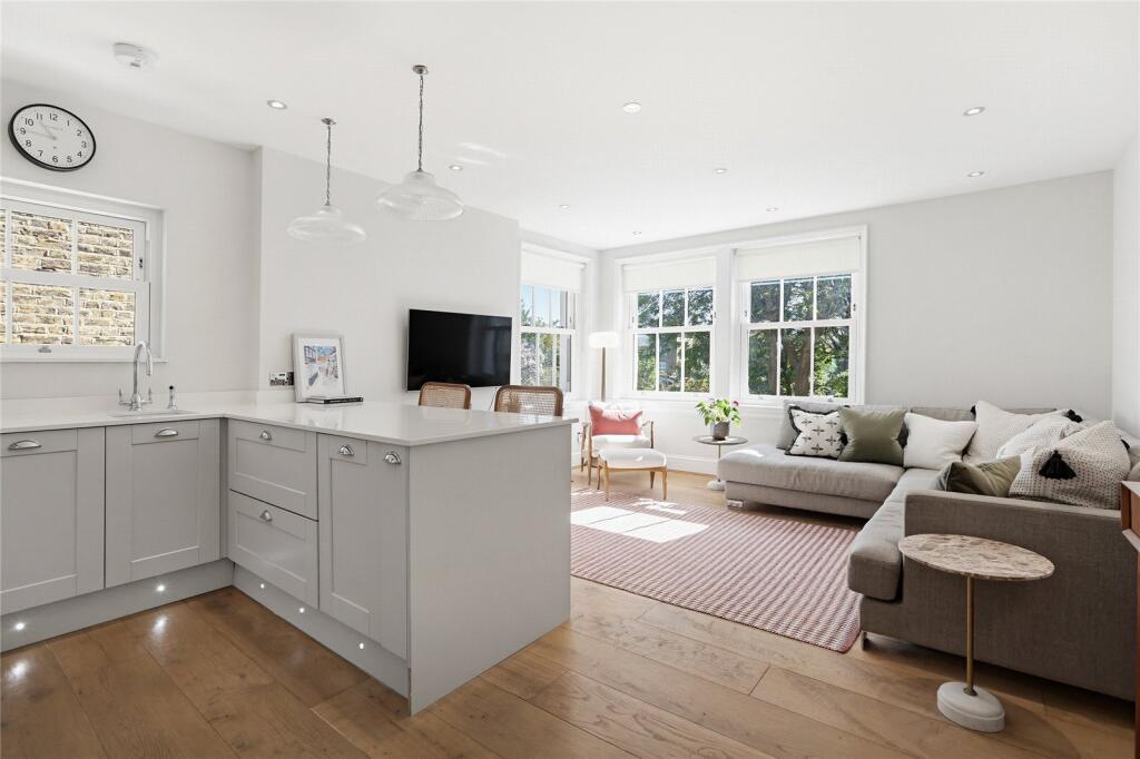 Main image of property: Grove Park Gardens, London, United Kingdom, W4