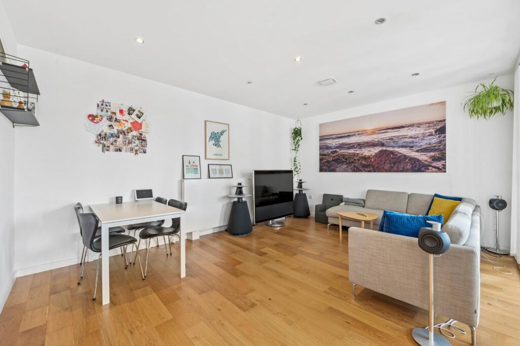 Apartment in London - View 5