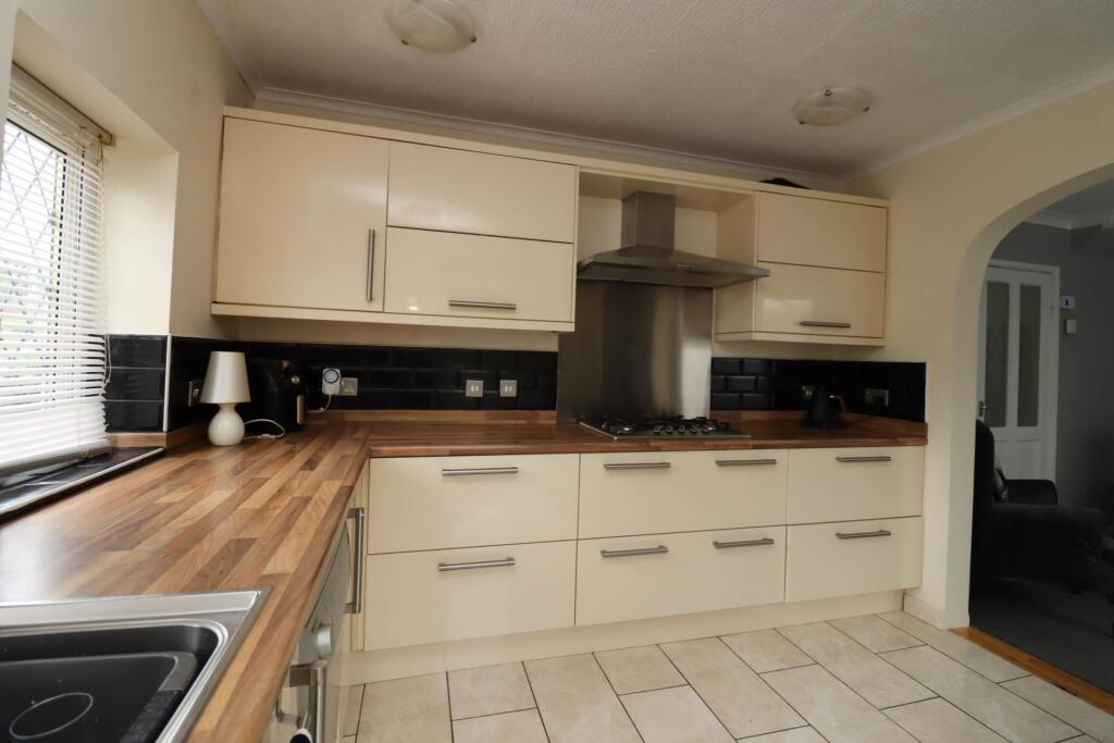 House in Wirral, Liverpool City Region - View 5