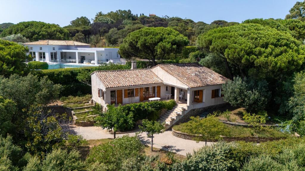 Main image of property: Provence-Alps-Cote d`Azur, Var, Ramatuelle