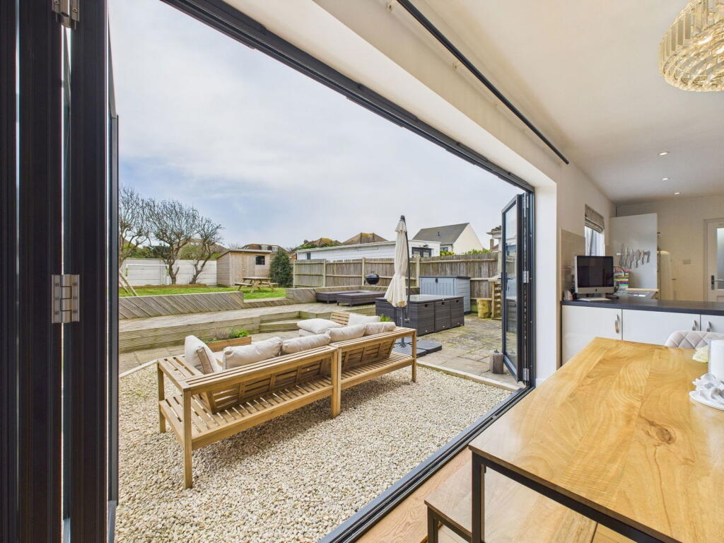 House in Worthing, West Sussex - More