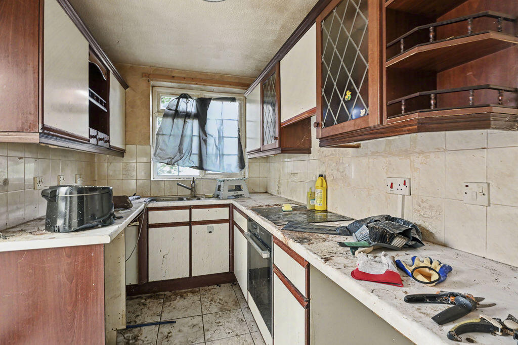 House in Luton - View 4