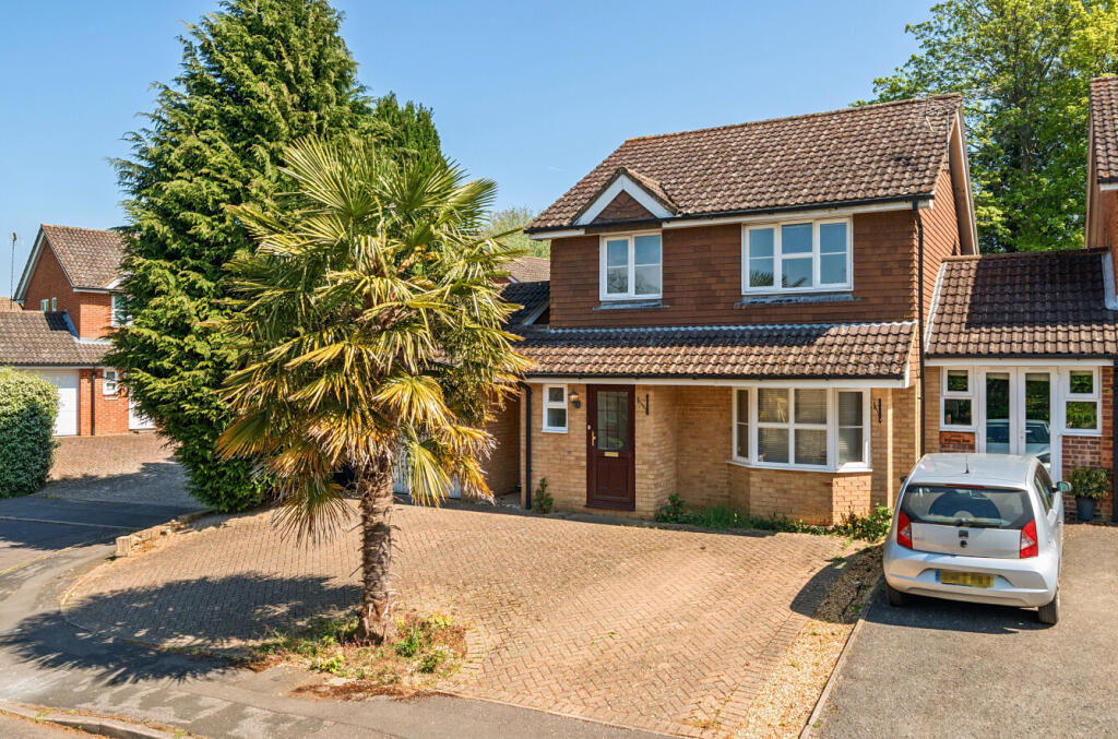 3-bed semi-detached on College Hill, Godalming, Surrey, GU7, £650,000