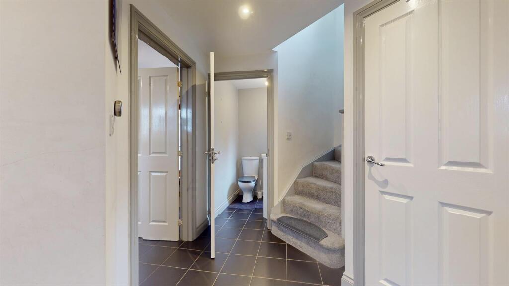 House in Milton Keynes, Westcroft, Shenley Brook End - View 5