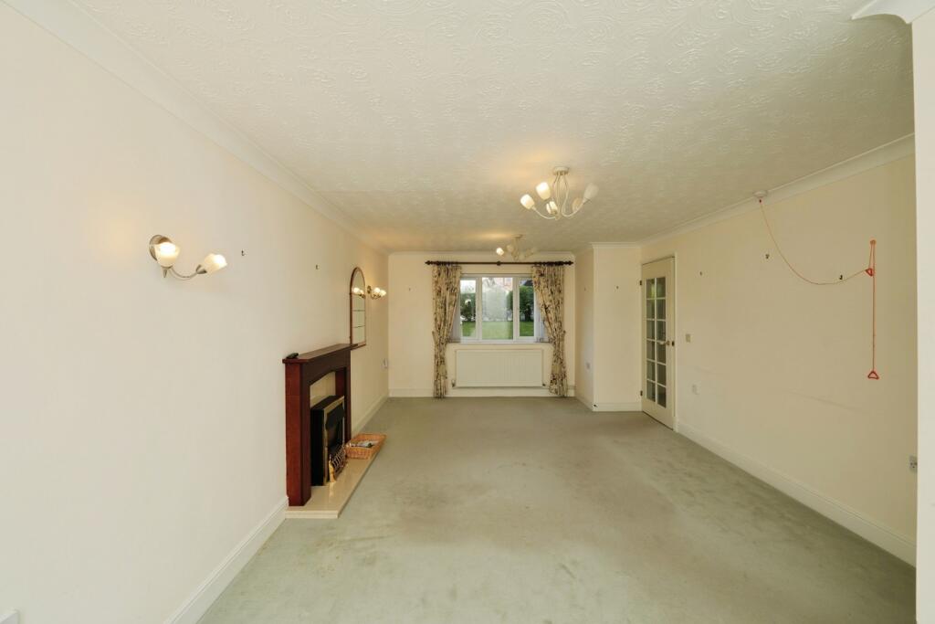Courville Close, Alveston photo 3