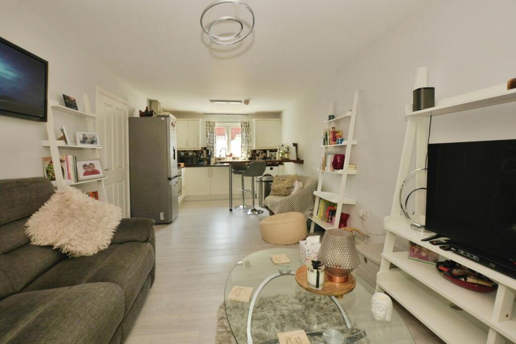 Apartment in Tonbridge - More