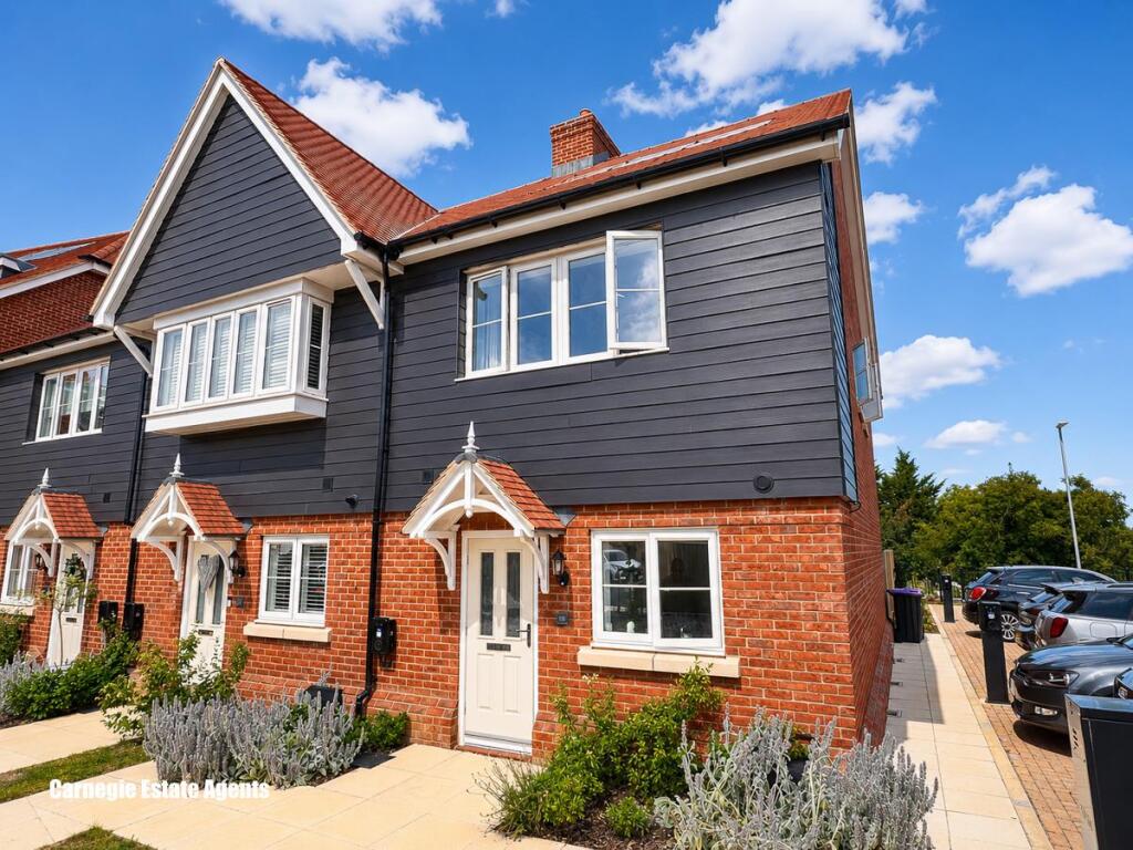 Main image of property: Dunnock Close, Knebworth