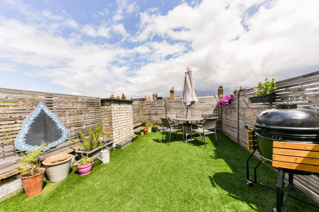 3 bedroom flat for rent
