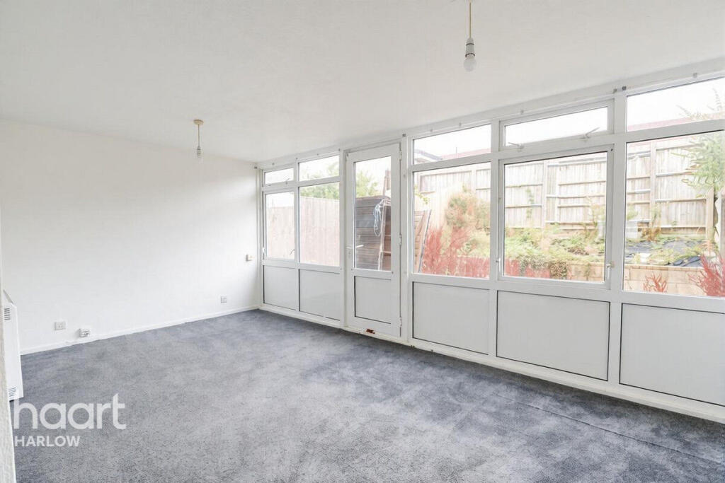 House in Harlow, Staple Tye - View 2