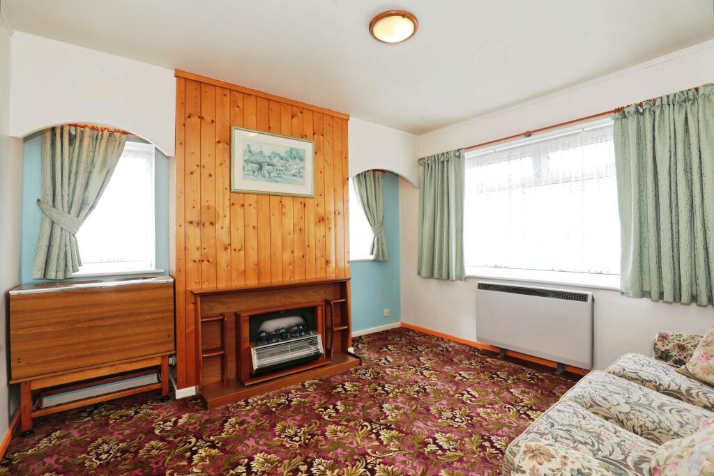 Hough Hill, Stoke-on-Trent, ST6 photo 2