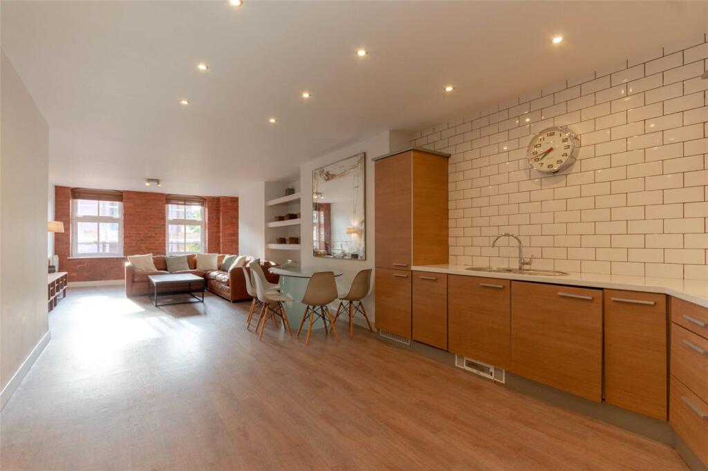 Apartment in Newcastle upon Tyne - View 5