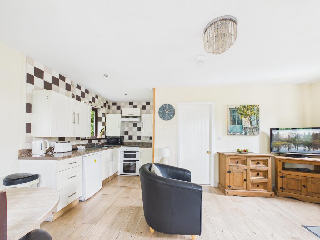 House in Wolverhampton - View 4