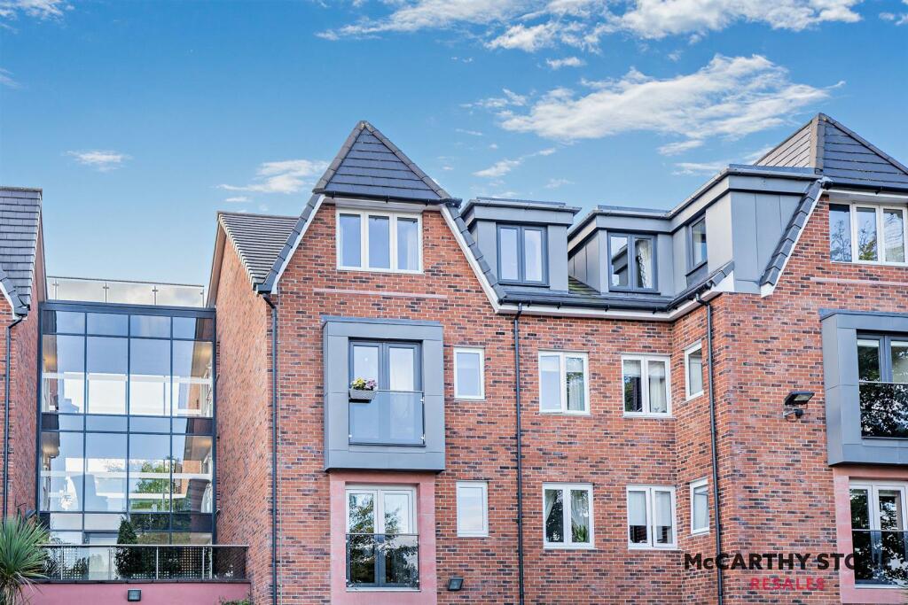 Main image of property: Oakfield Court, 44-48 Crofts Bank Road, Urmston, Manchester, M41 0AA