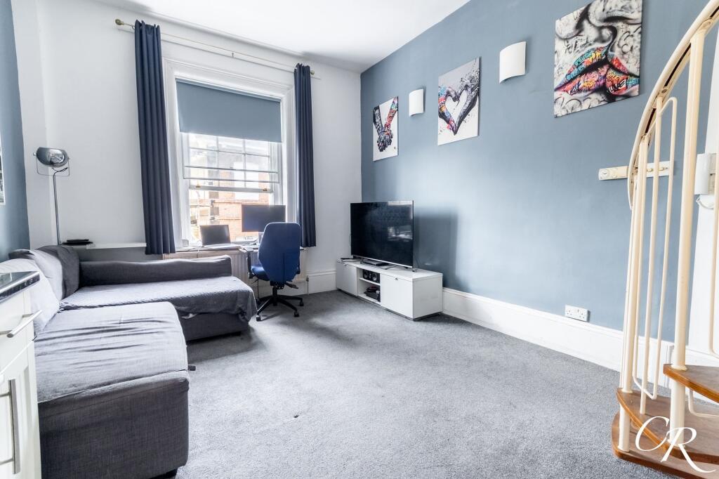 Apartment in Cheltenham, Warden Hill, Montpellier - View 3