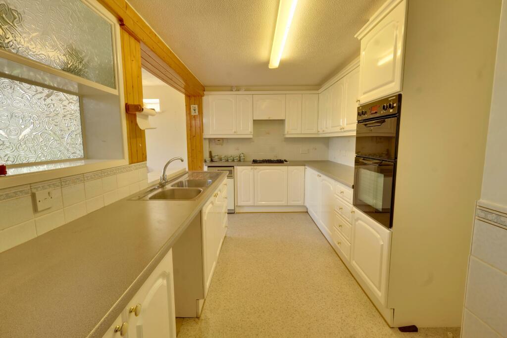 House in Clanfield - View 3