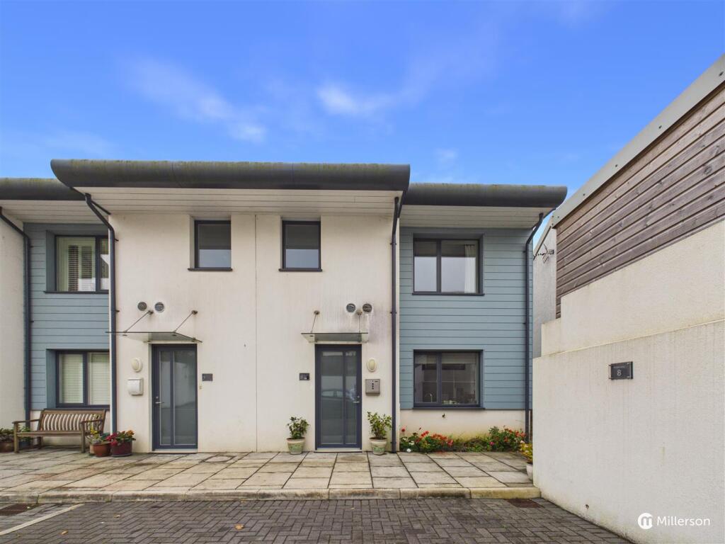 3-bed house on Fairglen, Hayle, £385,000