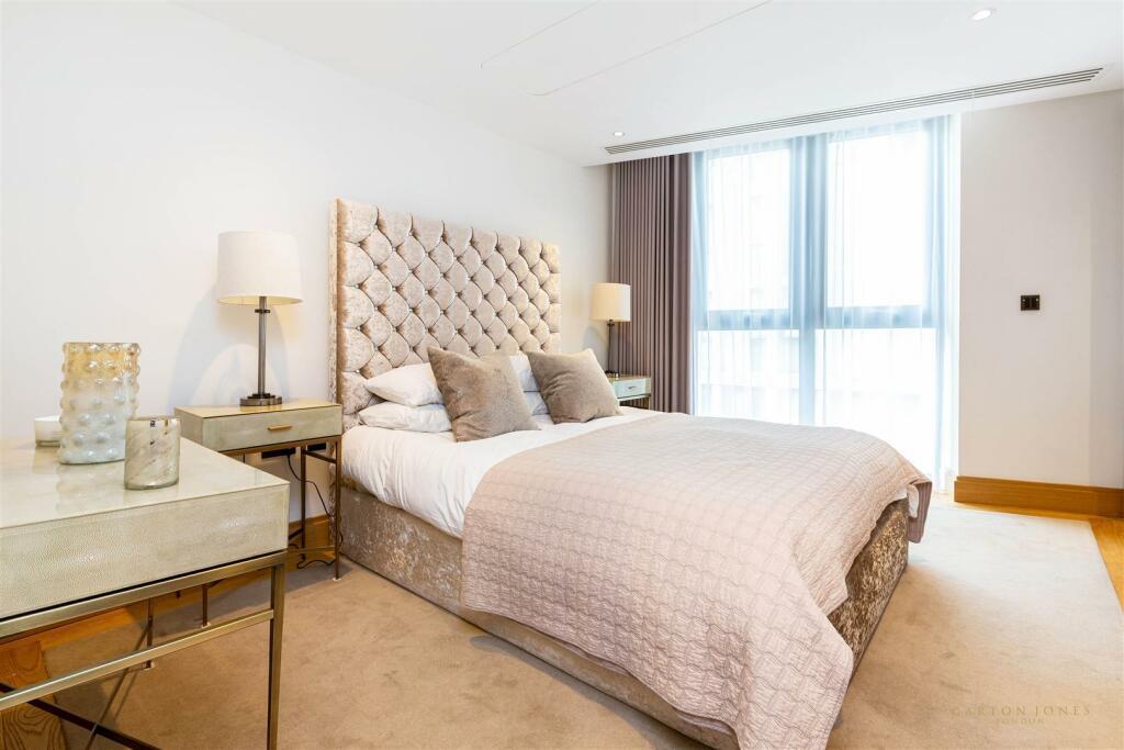 Apartment in London - More