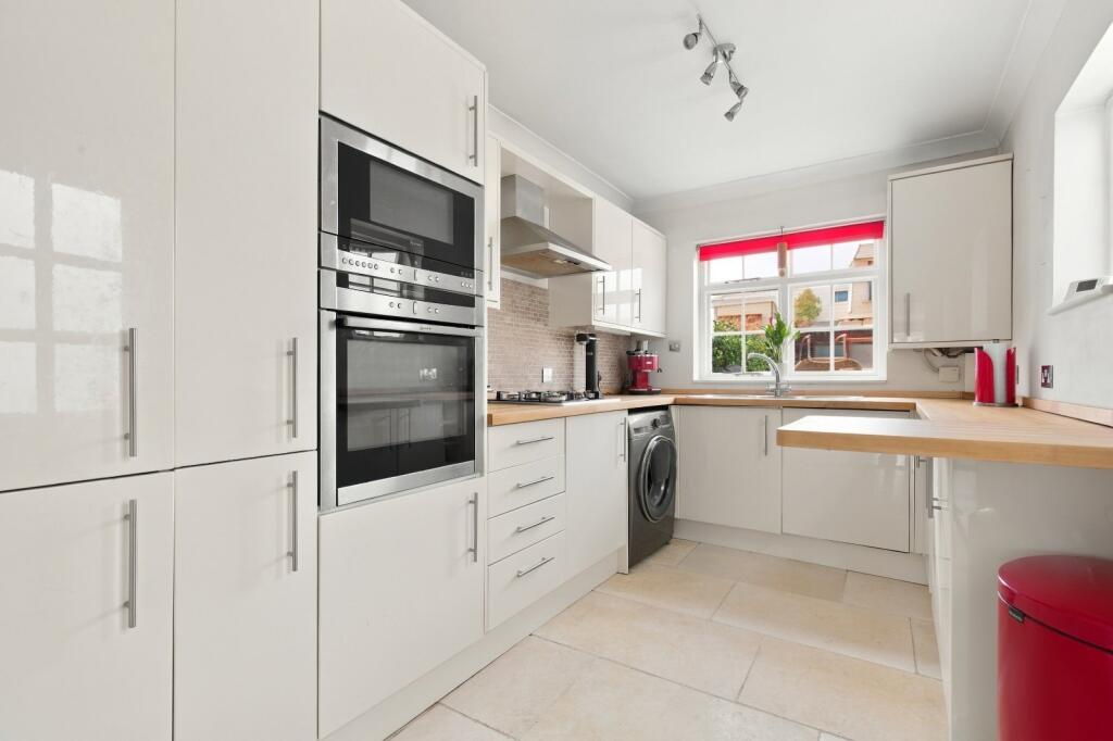 House in Twickenham - View 3