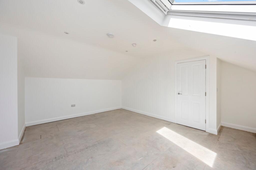 Apartment in Tonbridge - More