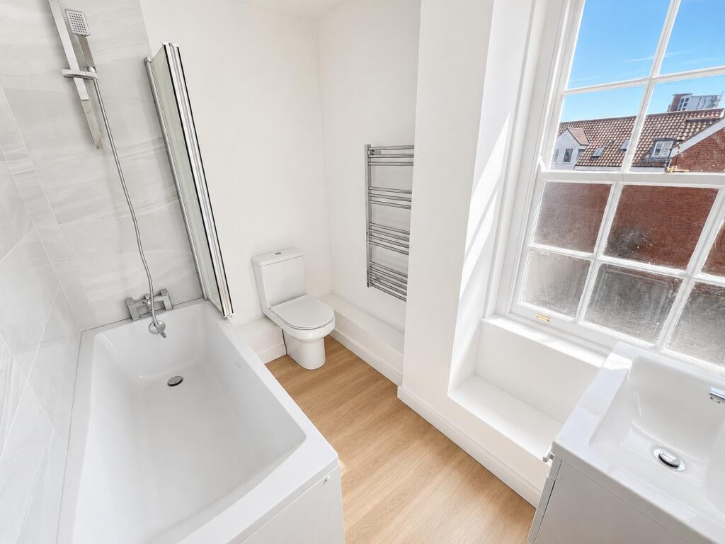 Apartment in Ipswich, Stoke - View 4