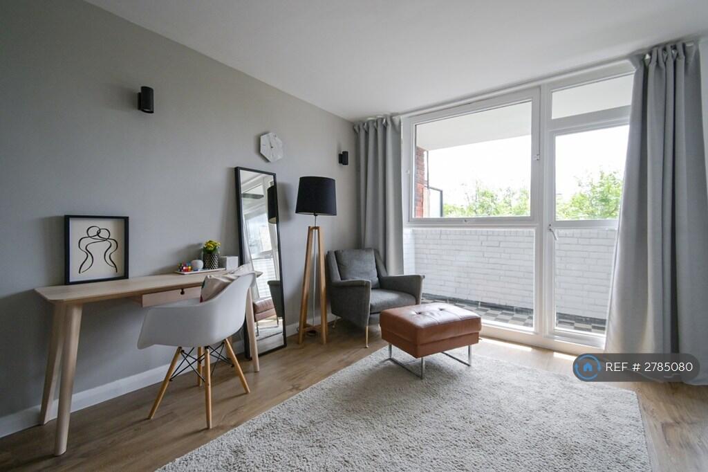 Apartment in London - More